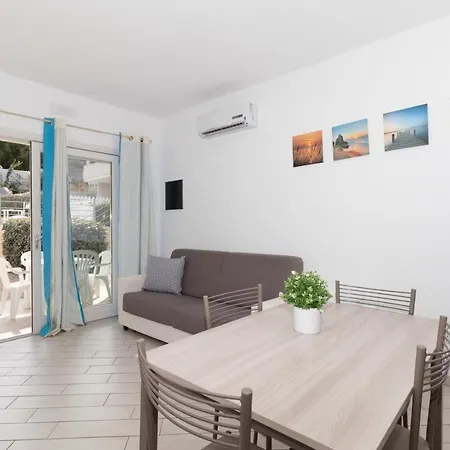 Casa Vacanze Costa Paradiso Con Giardino Privato E Clima Holiday home *