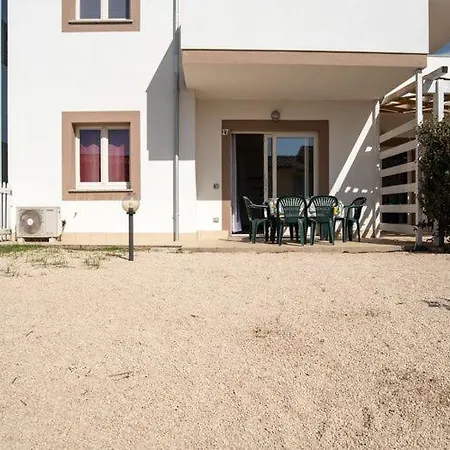 Casa Vacanze Costa Paradiso Con Giardino Privato E Clima Holiday home